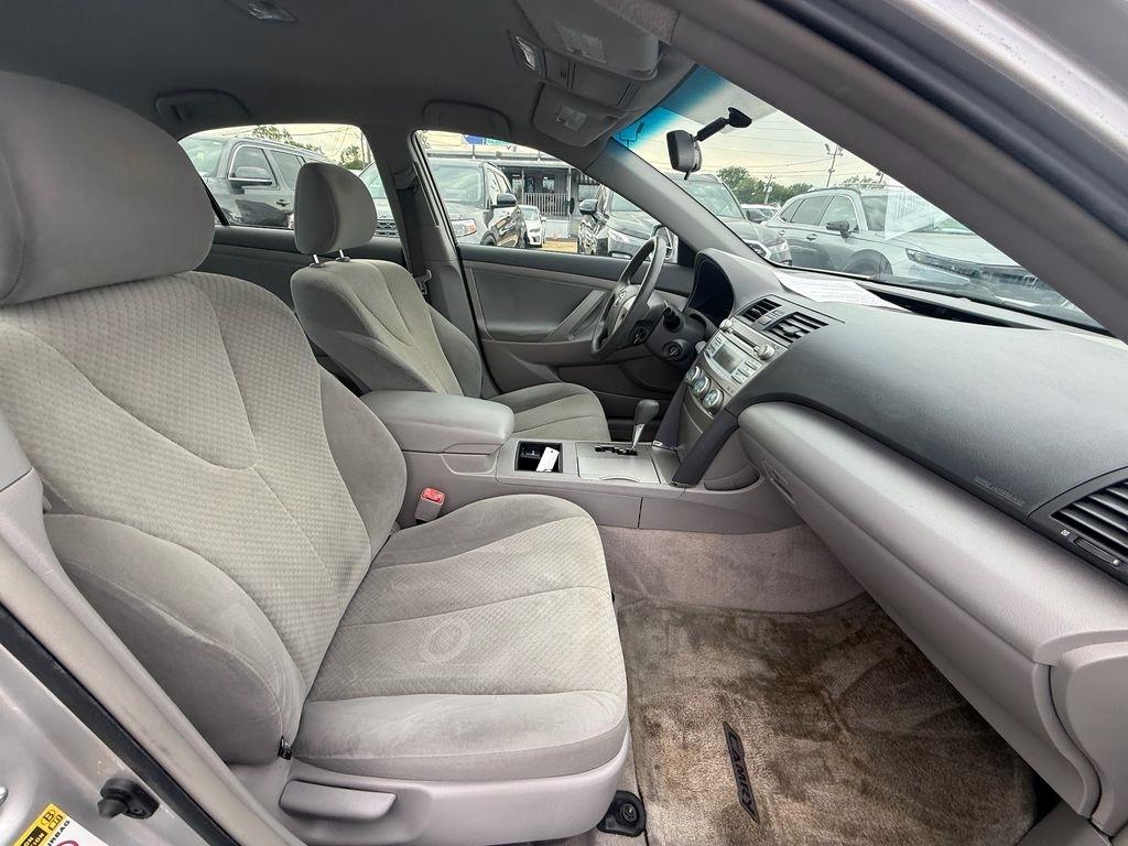 Toyota Camry XLE 5-Spd AT 2009