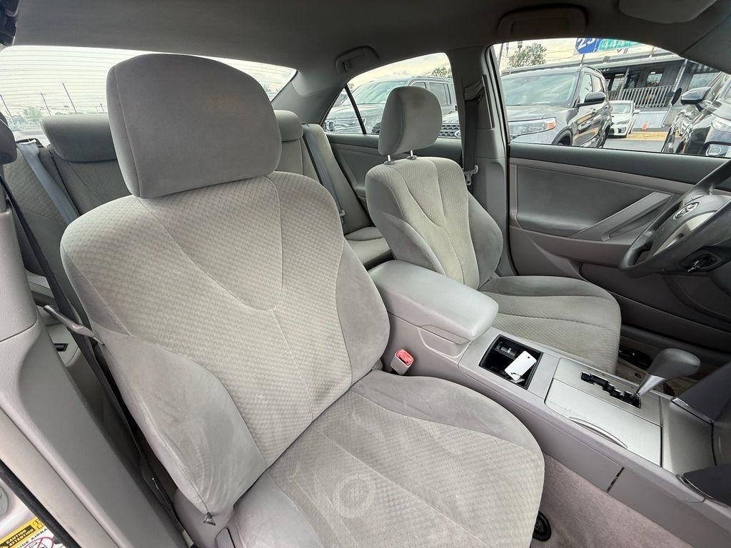 Toyota Camry XLE 5-Spd AT 2009