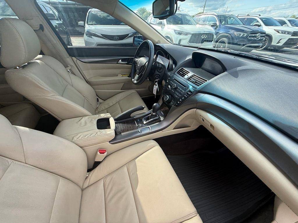 Acura TL 6-Speed AT 2012