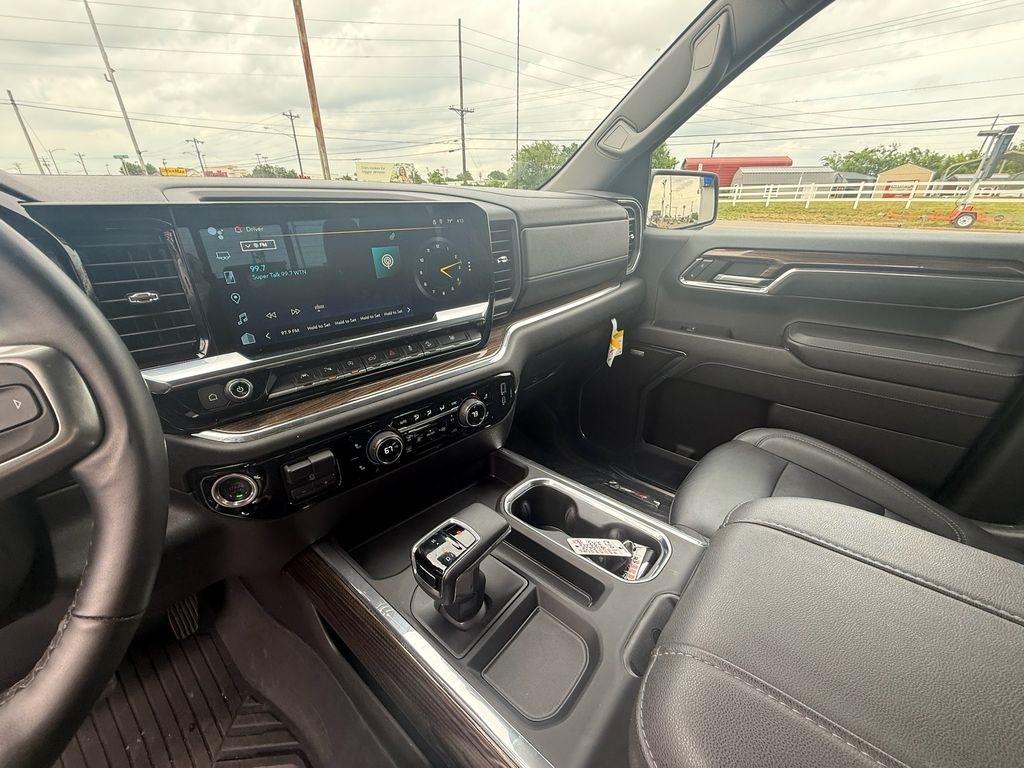 Chevrolet Silverado 1500 RST Crew Cab 4WD 2024