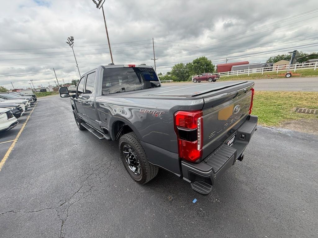Ford F-250 SD Lariat Crew Cab 4WD 2024