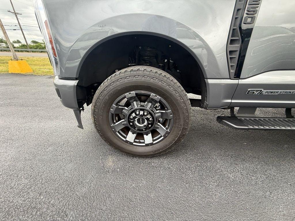 Ford F-250 SD Lariat Crew Cab 4WD 2024