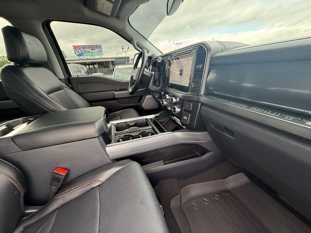 Ford F-250 SD Lariat Crew Cab 4WD 2024