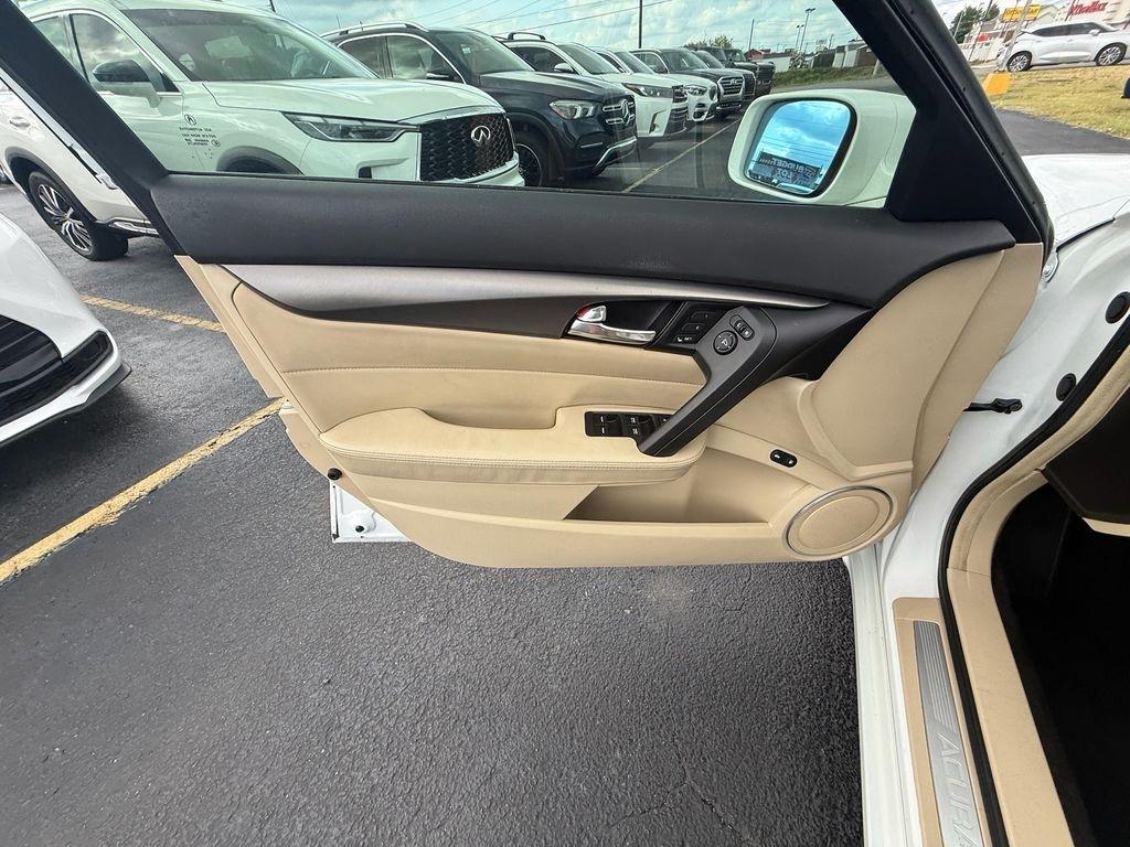 Acura TL 6-Speed AT with Tech Package and 18-In. WP 2012