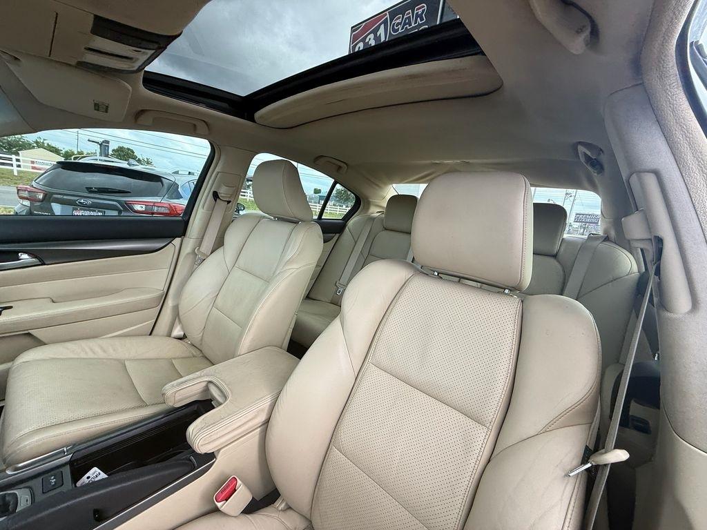 Acura TL 6-Speed AT with Tech Package and 18-In. WP 2012