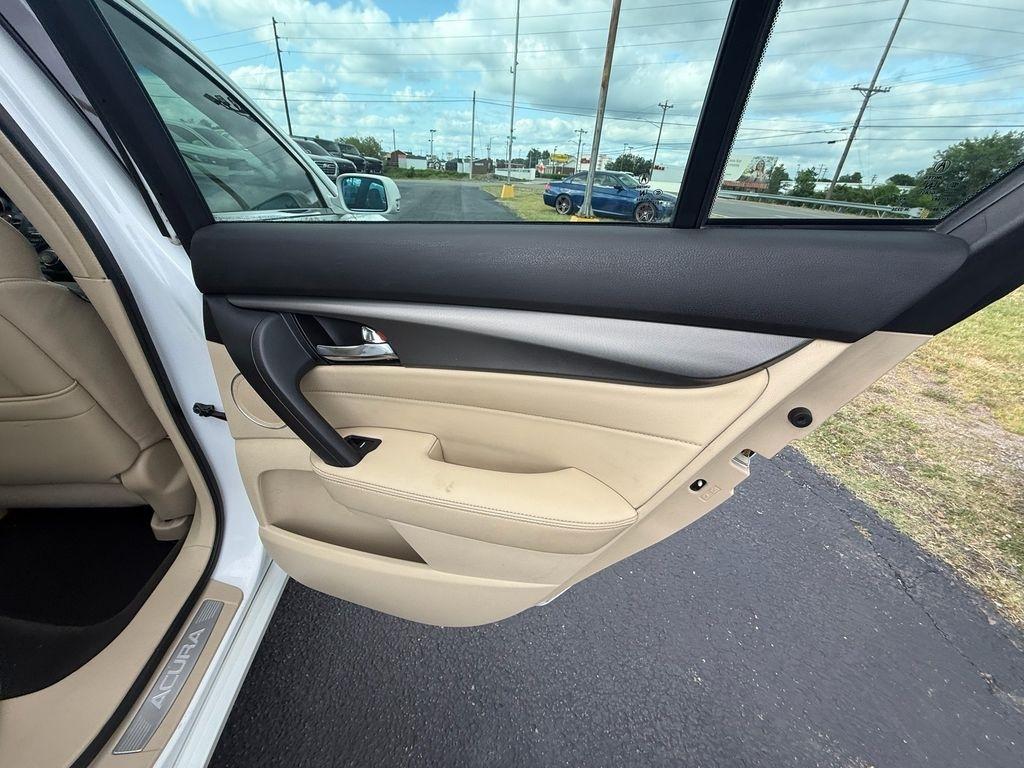 Acura TL 6-Speed AT with Tech Package and 18-In. WP 2012