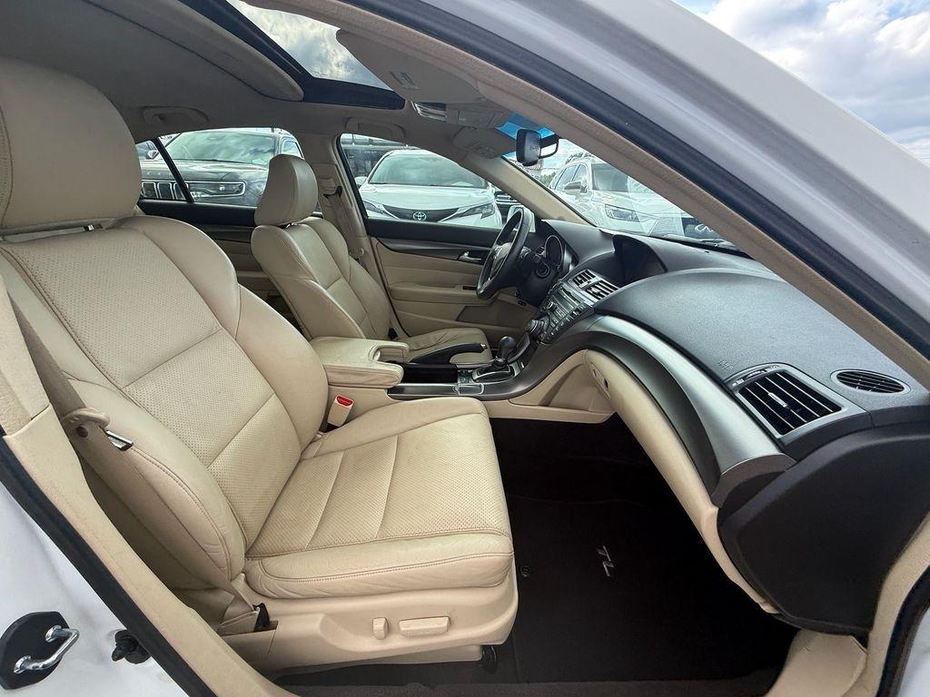 Acura TL 6-Speed AT with Tech Package and 18-In. WP 2012