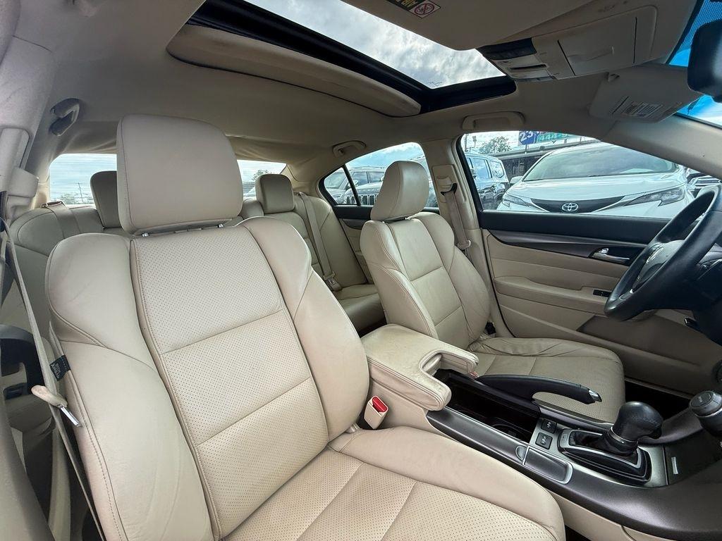 Acura TL 6-Speed AT with Tech Package and 18-In. WP 2012