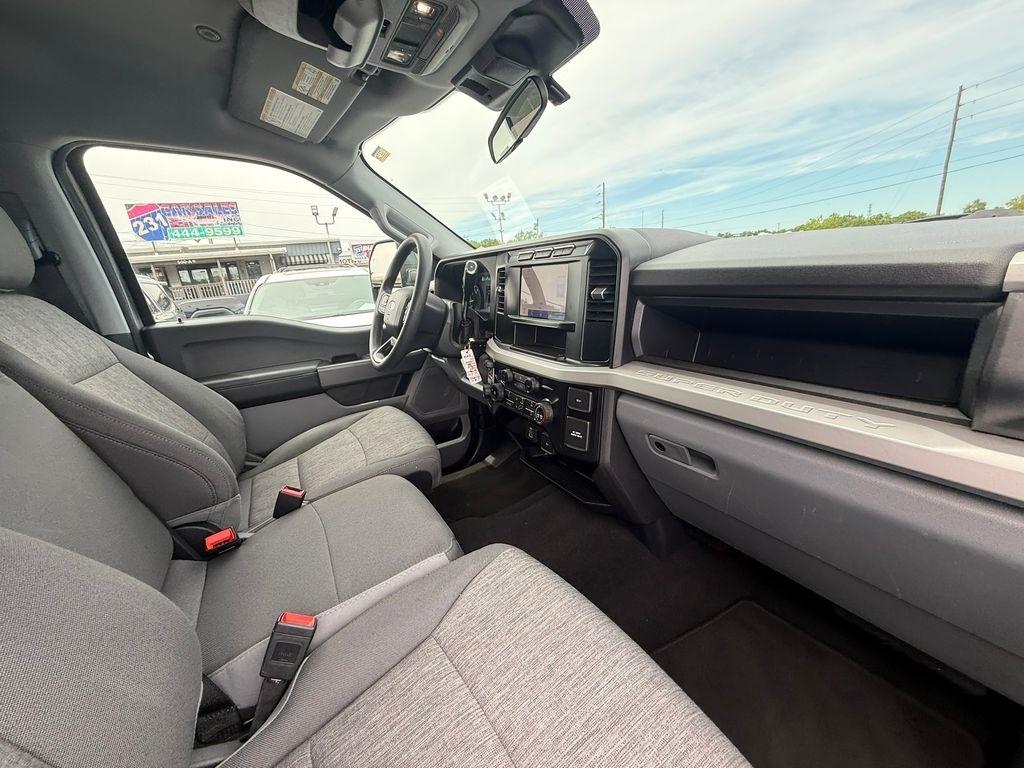 Ford F-250 SD XL Crew Cab 4WD 2024