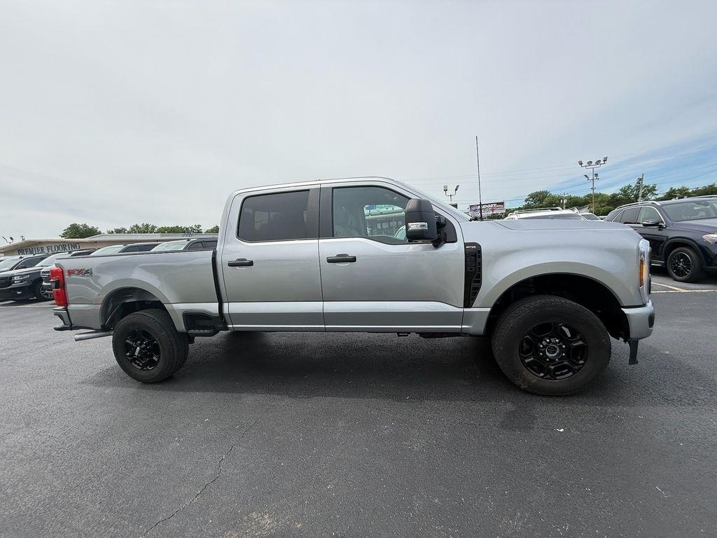 Ford F-250 SD XL Crew Cab 4WD 2024