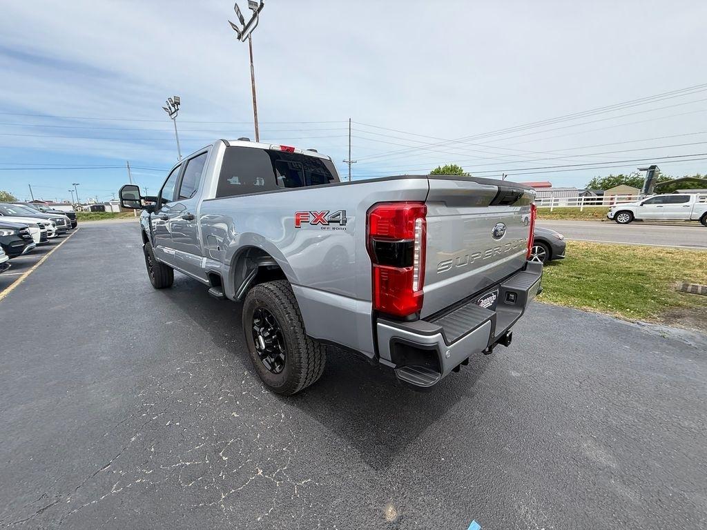 Ford F-250 SD XL Crew Cab 4WD 2024