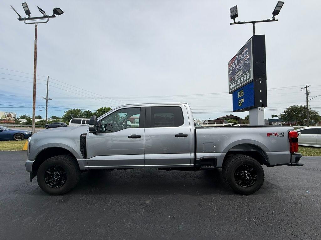 Ford F-250 SD XL Crew Cab 4WD 2024