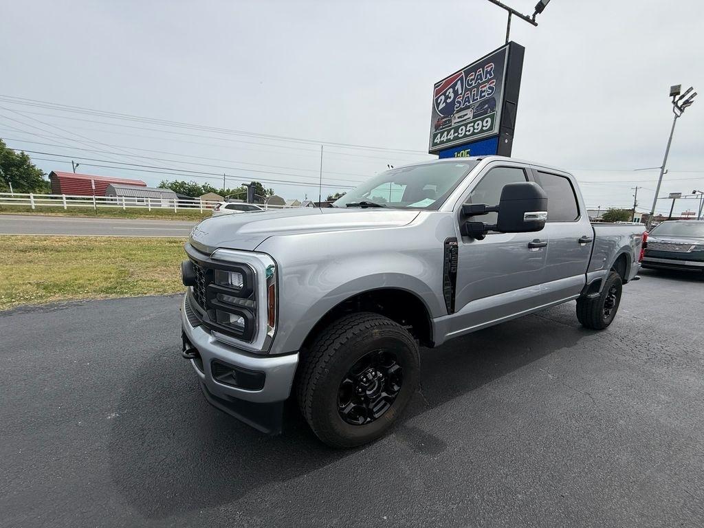 Ford F-250 SD XL Crew Cab 4WD 2024