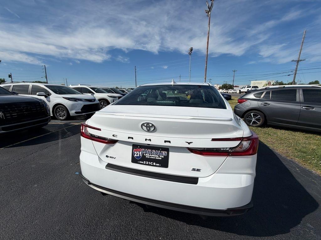 Toyota Camry Hybrid XLE 2025