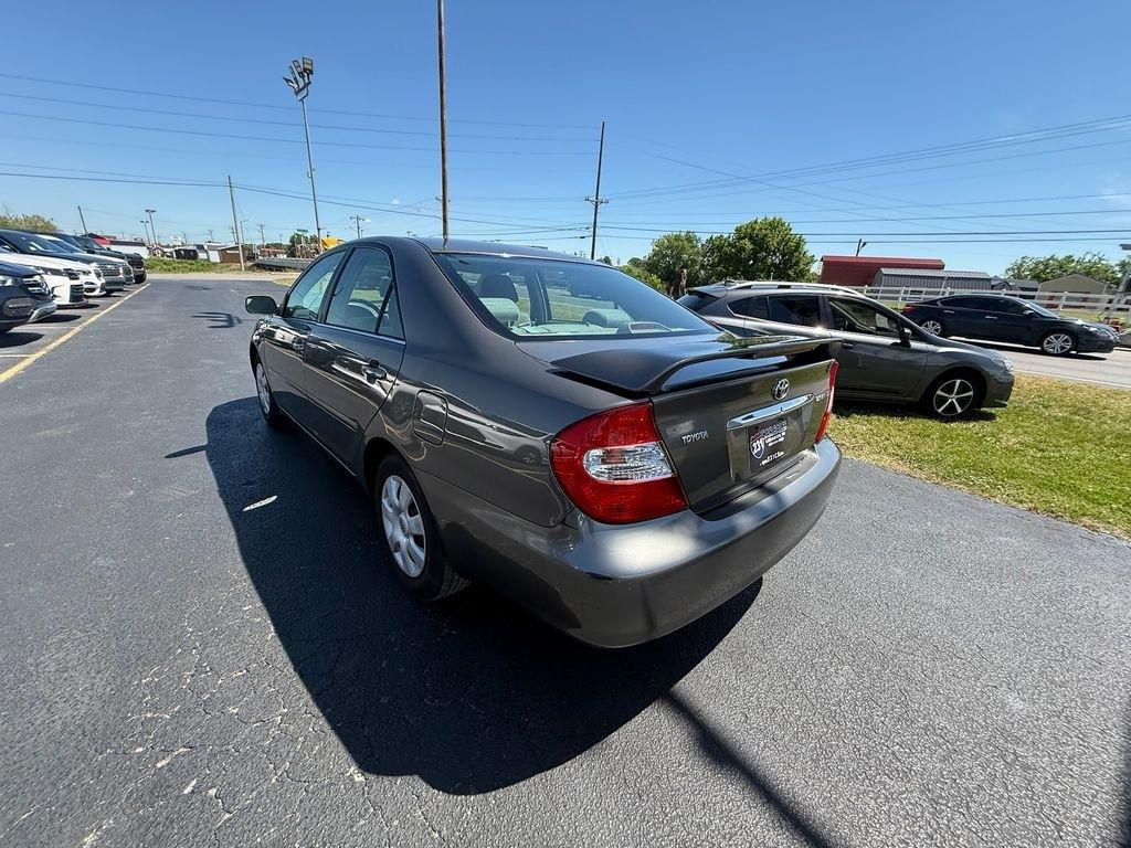 Toyota Camry Standard 2004