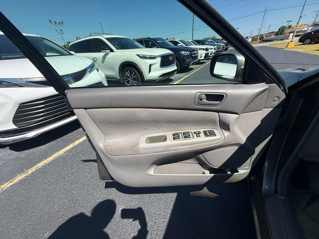 Toyota Camry Standard 2004