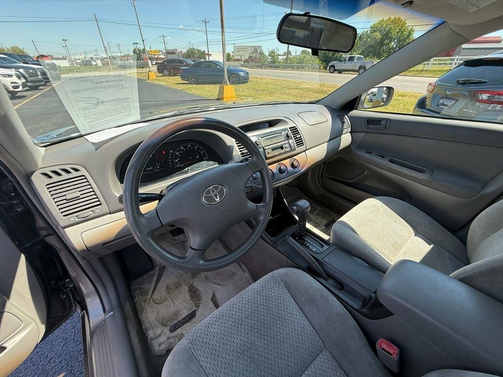 Toyota Camry Standard 2004