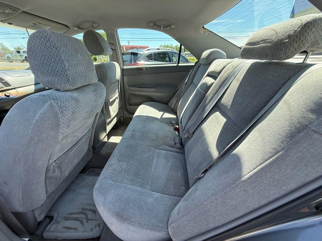 Toyota Camry Standard 2004