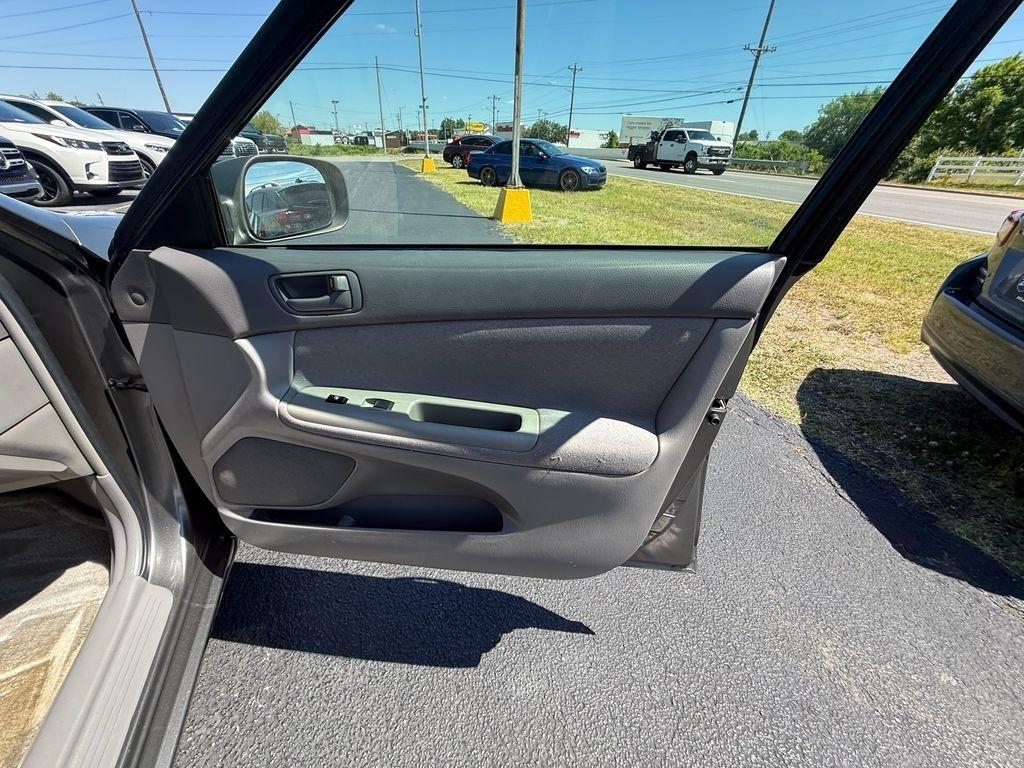 Toyota Camry Standard 2004
