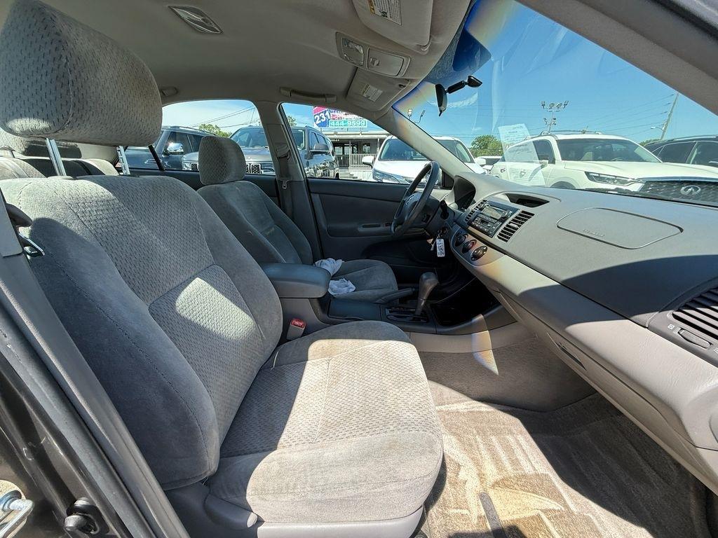 Toyota Camry Standard 2004