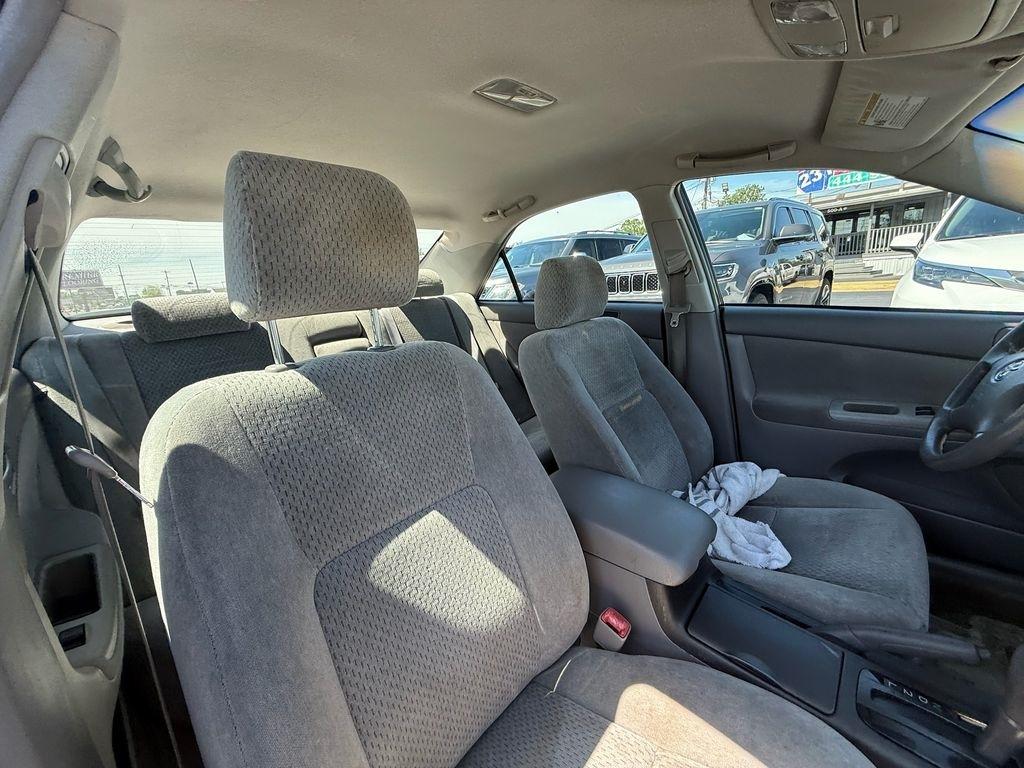 Toyota Camry Standard 2004