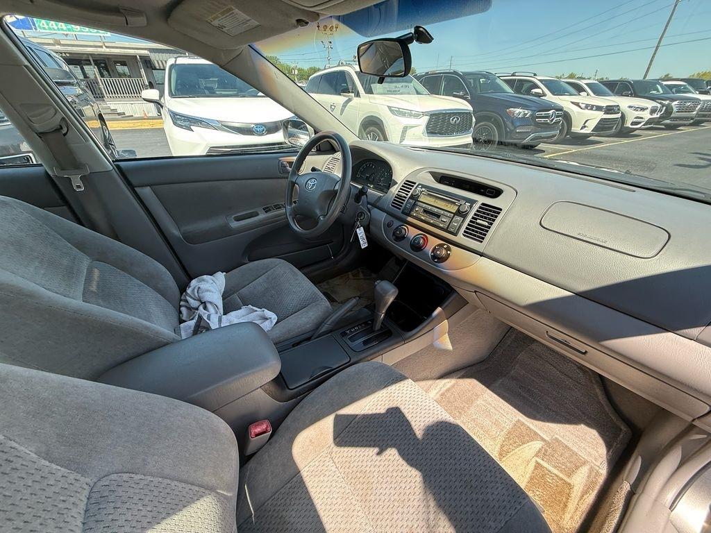 Toyota Camry Standard 2004