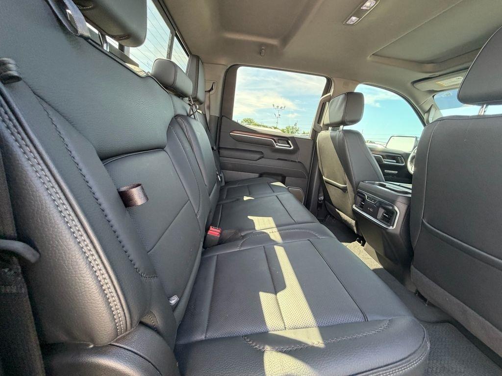 GMC Sierra 1500 Denali Crew Cab 4WD 2025