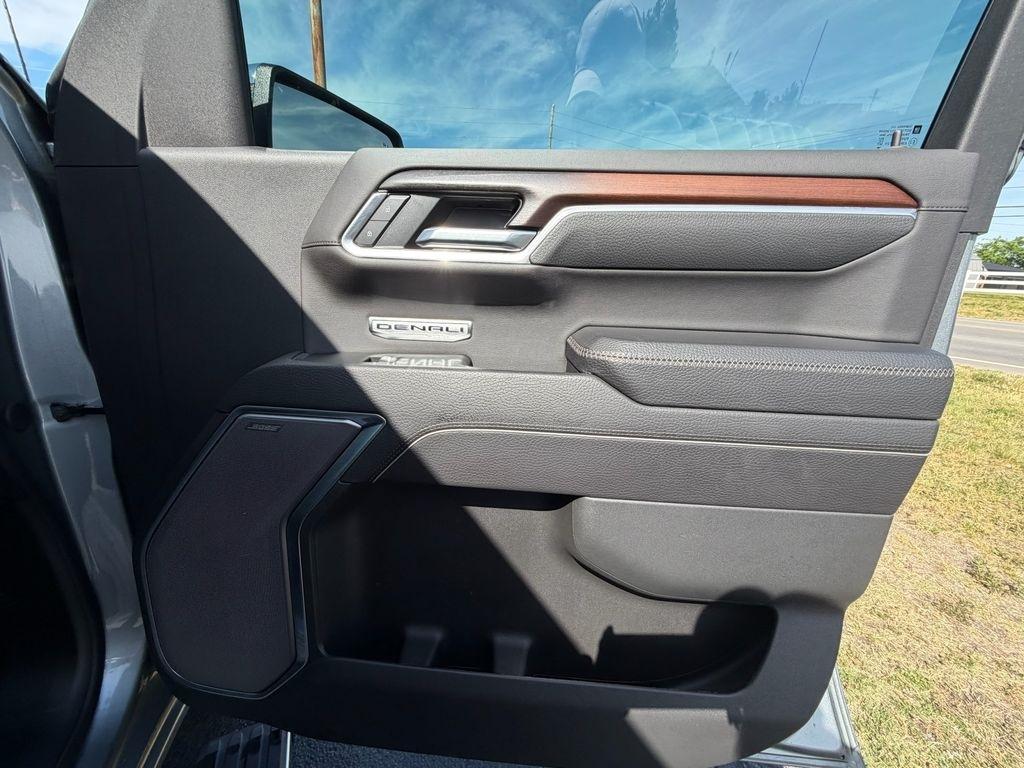 GMC Sierra 1500 Denali Crew Cab 4WD 2025