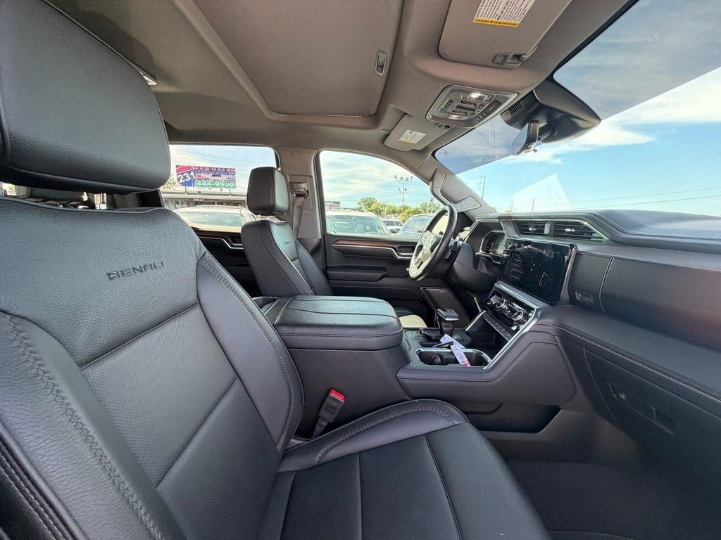 GMC Sierra 1500 Denali Crew Cab 4WD 2025