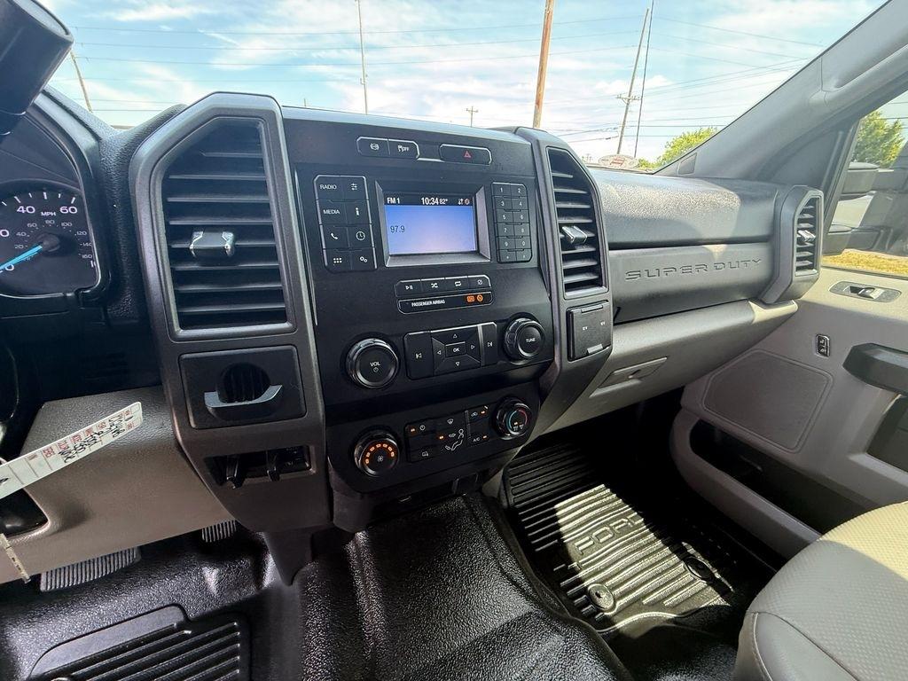 Ford F-350 SD XL Crew Cab DRW 2WD 2021