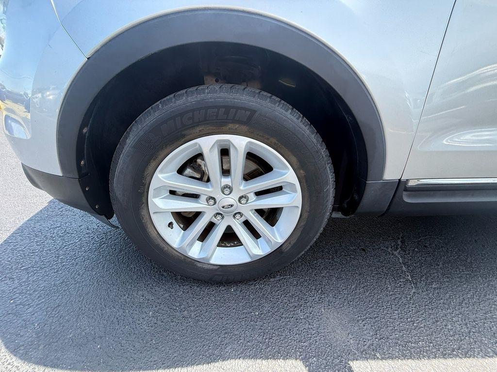 Ford Explorer XLT FWD 2012