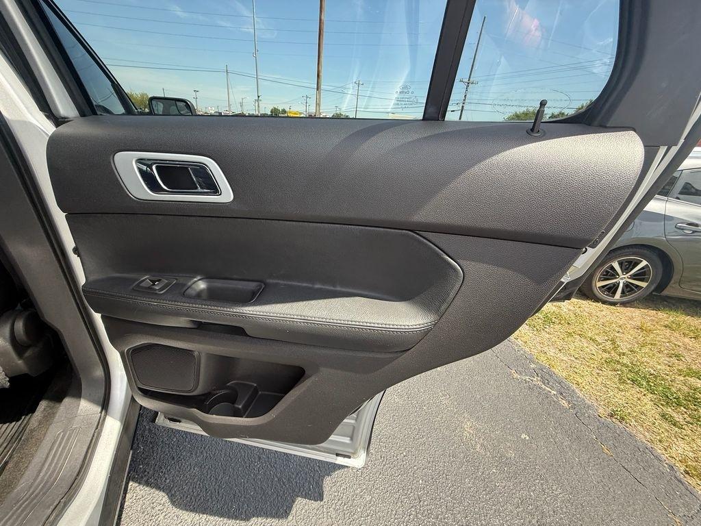 Ford Explorer XLT FWD 2012