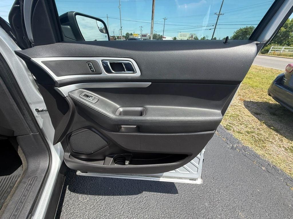 Ford Explorer XLT FWD 2012