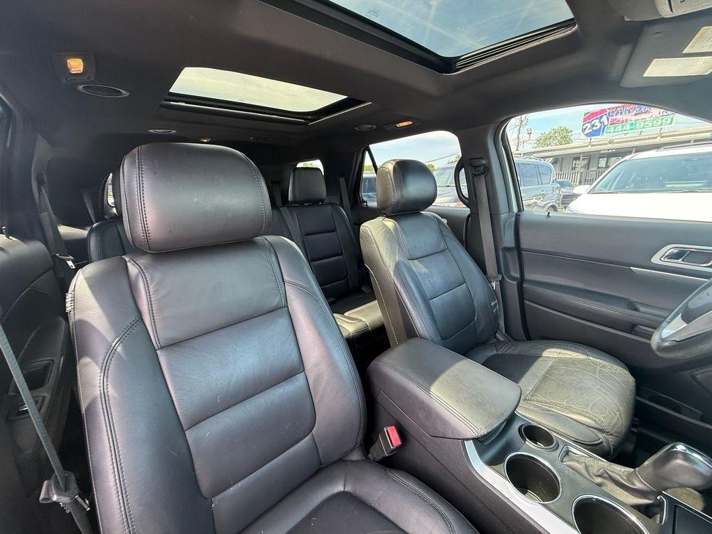Ford Explorer XLT FWD 2012