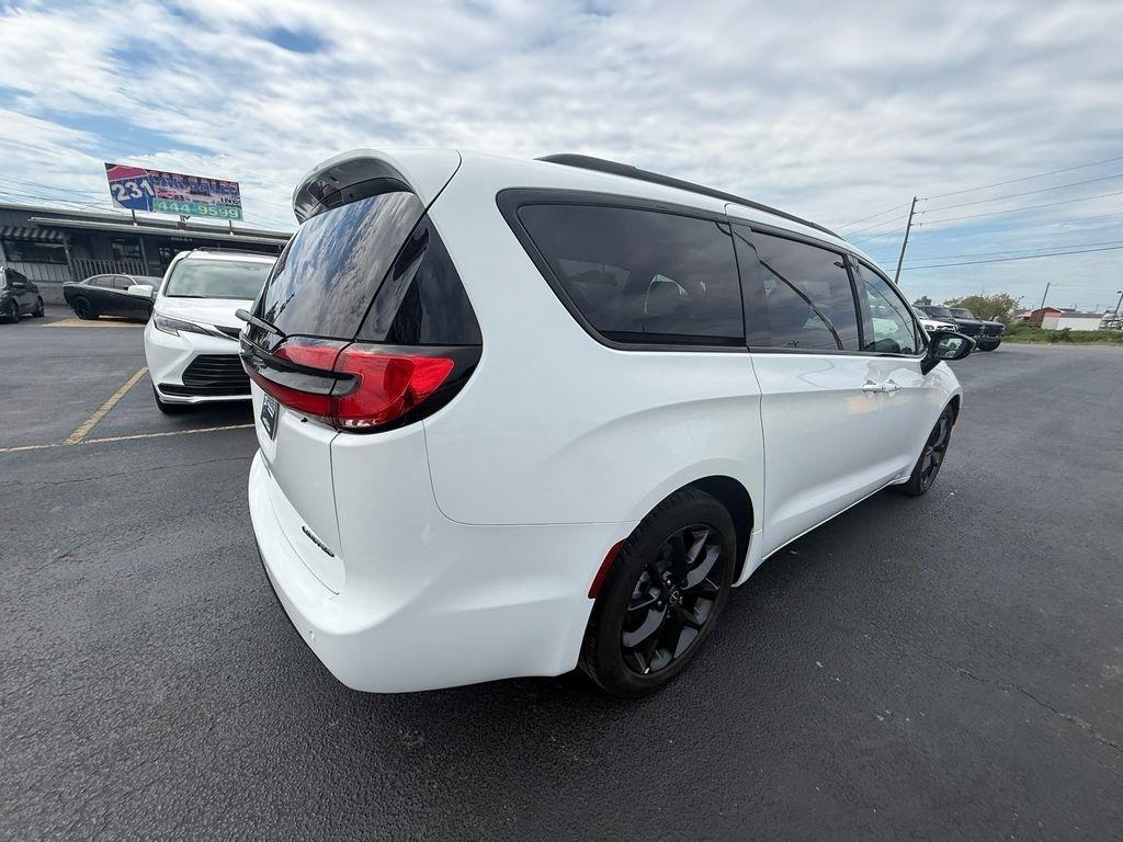 Chrysler Pacifica Limited 2025