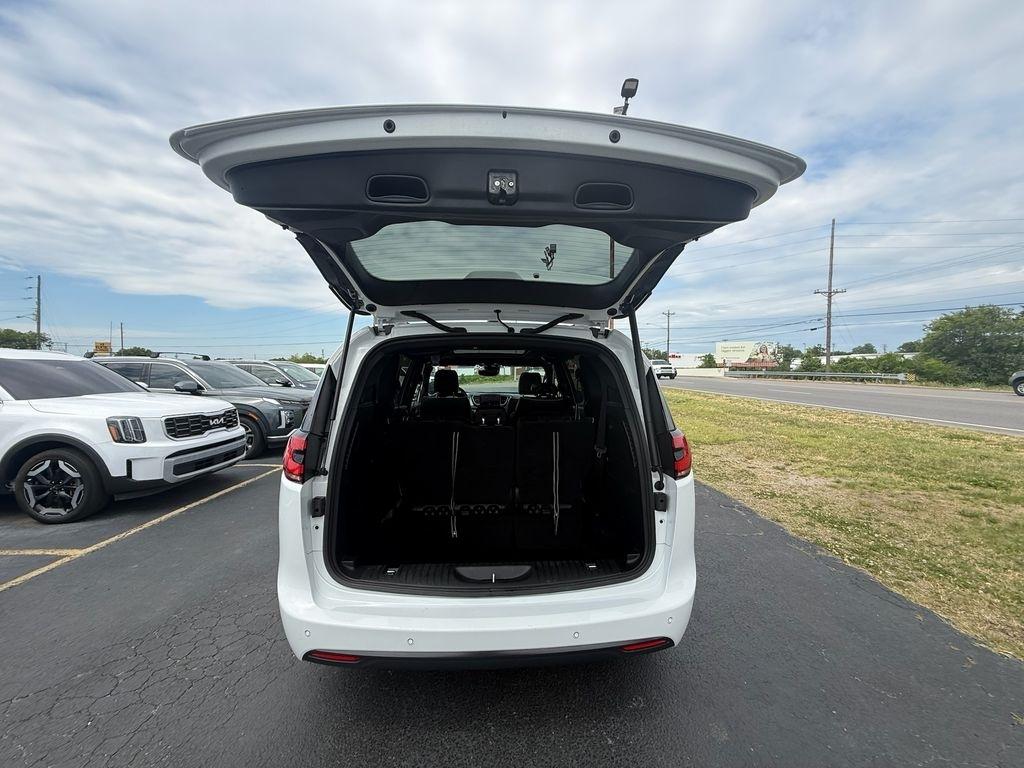 Chrysler Pacifica Limited 2025