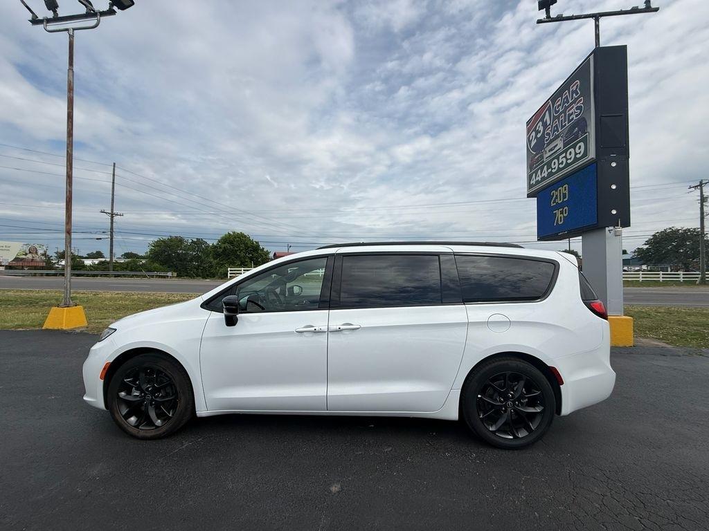 Chrysler Pacifica Limited 2025