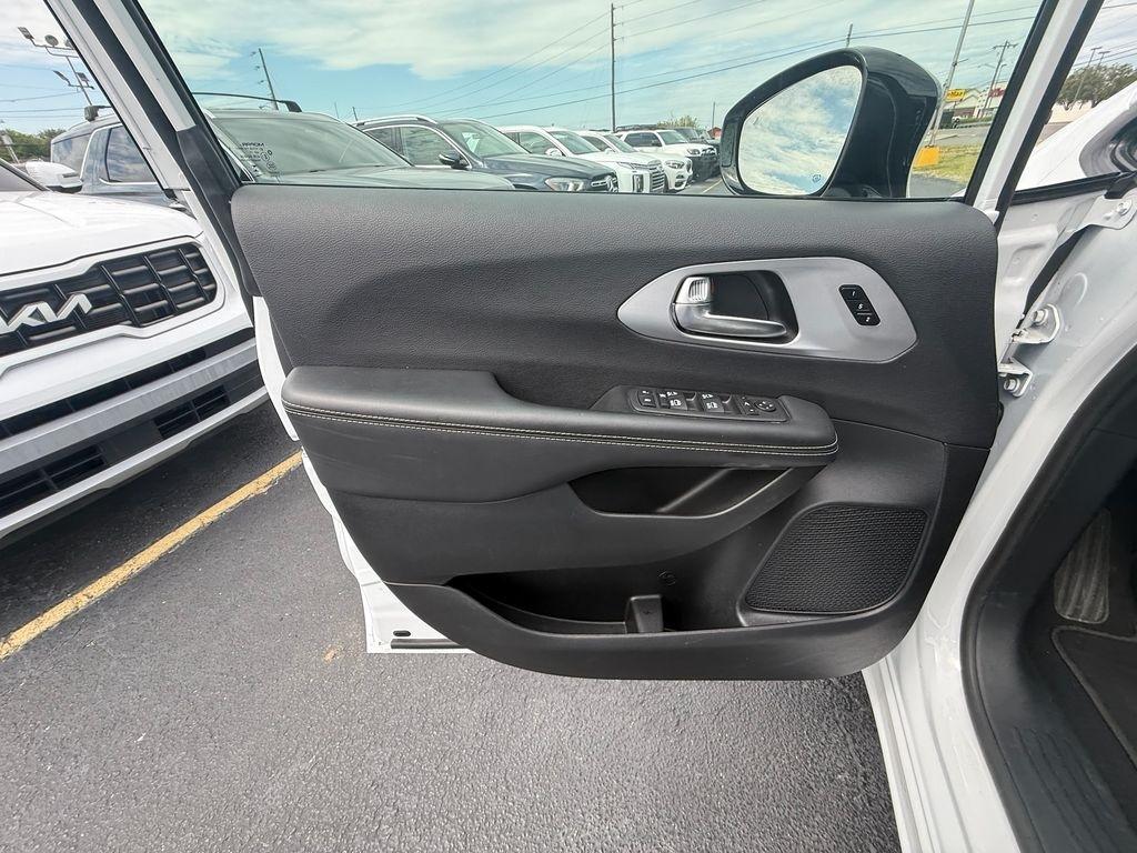 Chrysler Pacifica Limited 2025