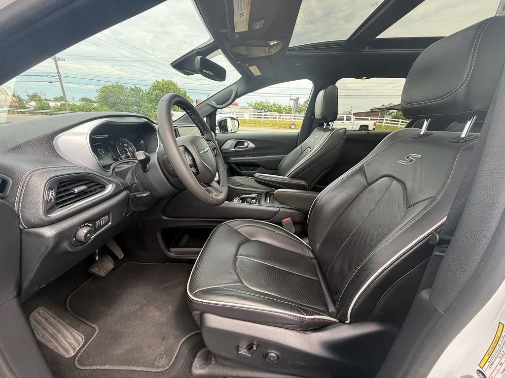 Chrysler Pacifica Limited 2025
