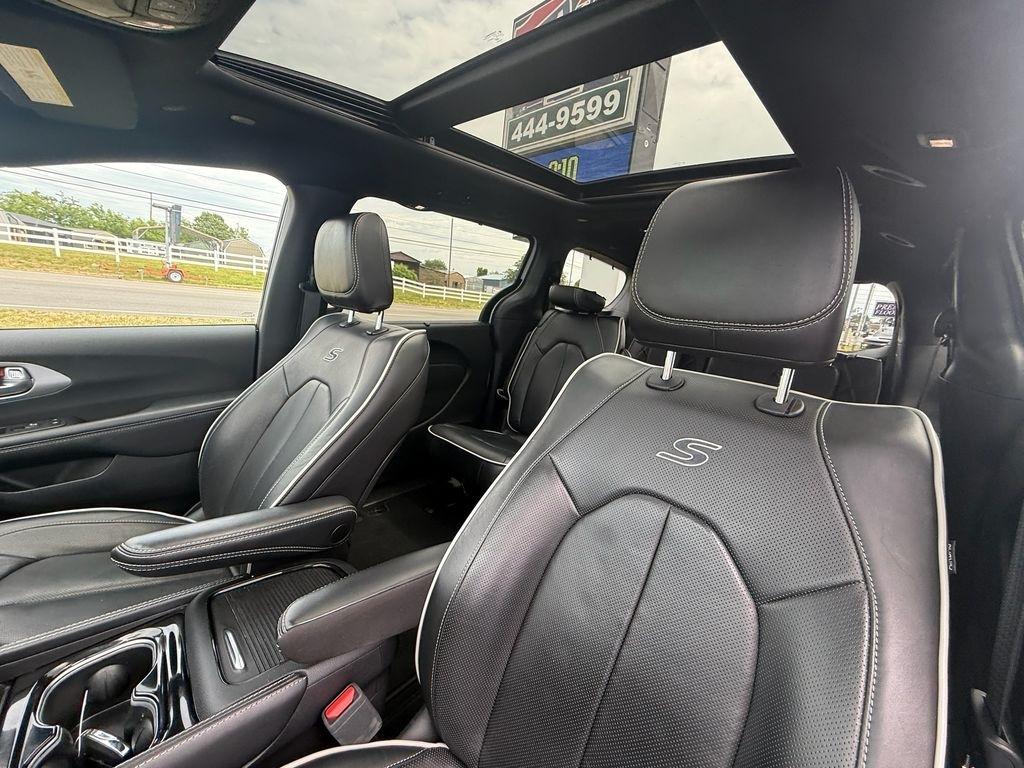 Chrysler Pacifica Limited 2025