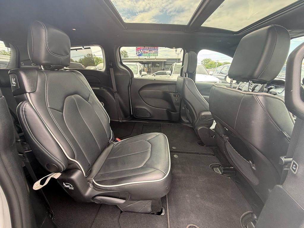 Chrysler Pacifica Limited 2025