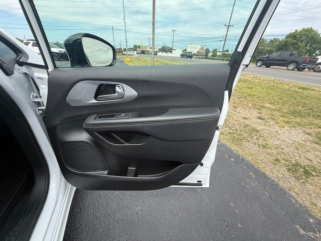Chrysler Pacifica Limited 2025