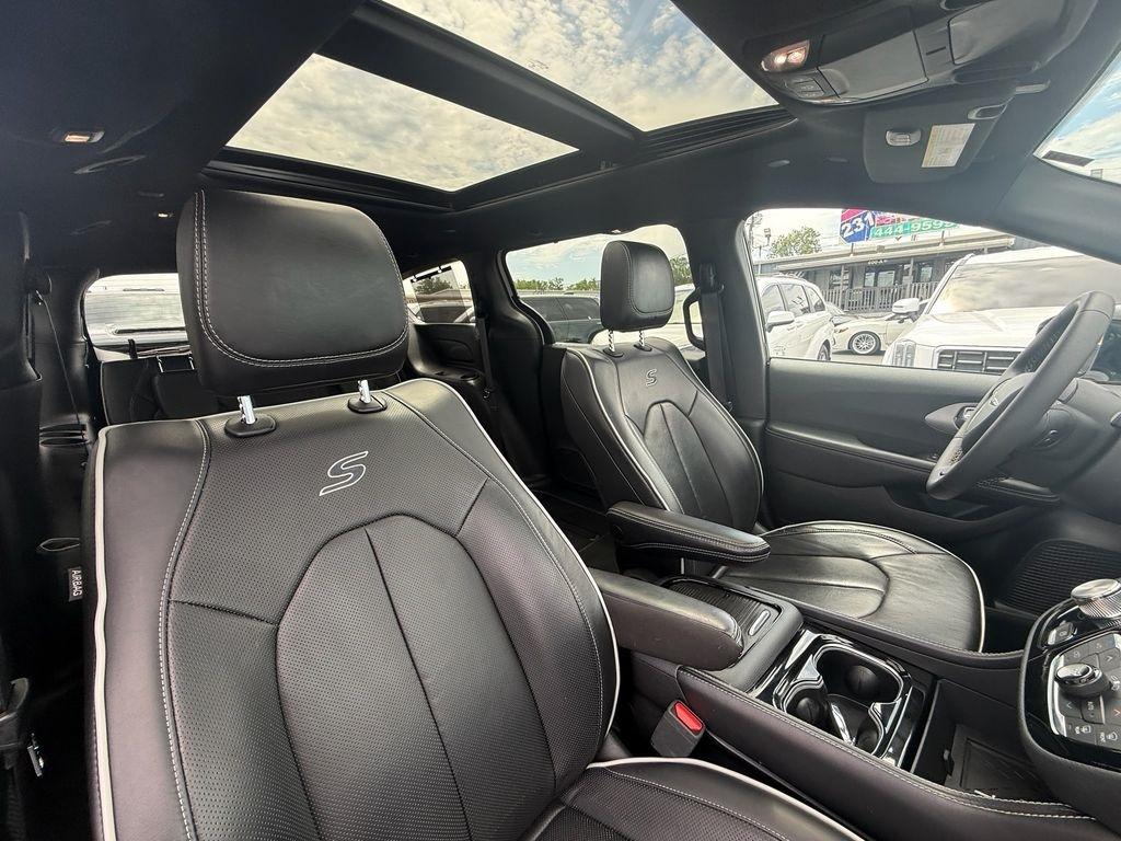 Chrysler Pacifica Limited 2025