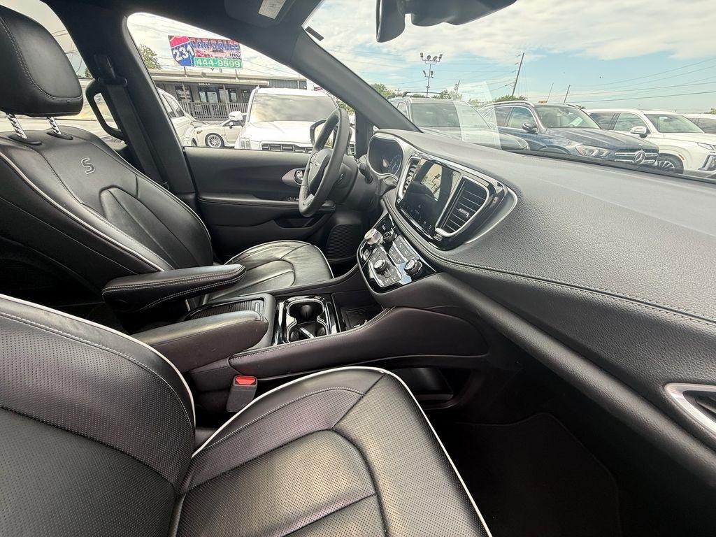 Chrysler Pacifica Limited 2025