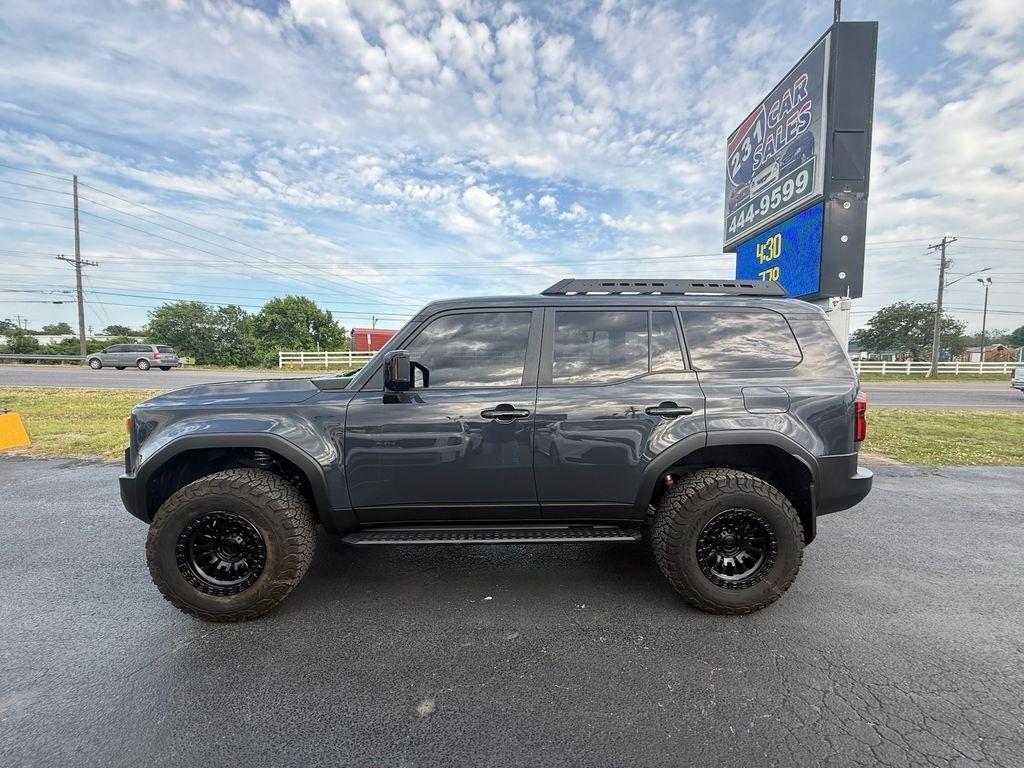 Toyota Land Cruiser Base 2025