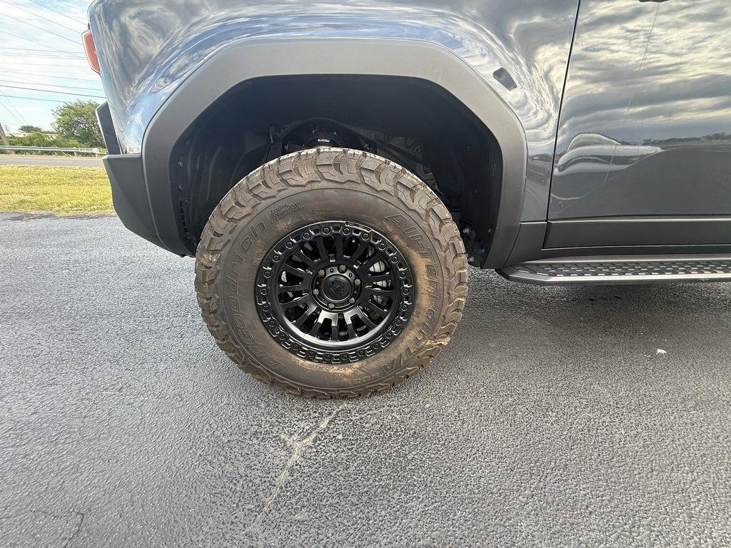 Toyota Land Cruiser Base 2025