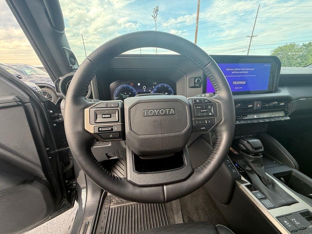 Toyota Land Cruiser Base 2025