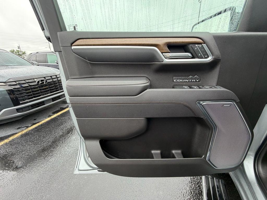 Chevrolet Silverado 1500 High Country Crew Cab 4WD 2026