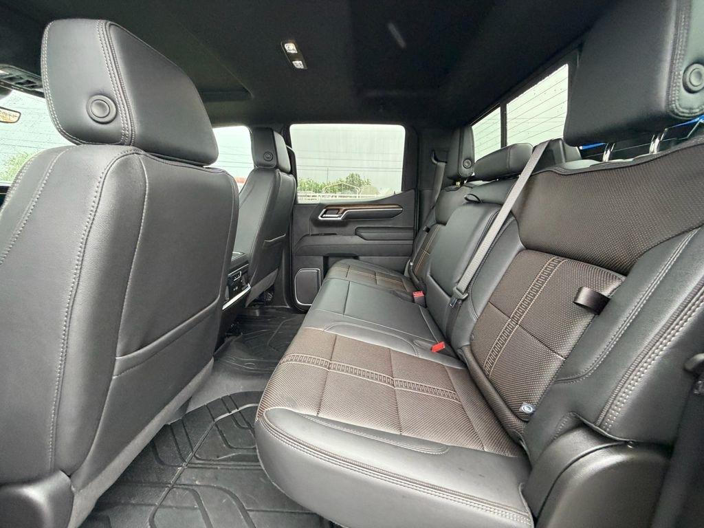 Chevrolet Silverado 1500 High Country Crew Cab 4WD 2026