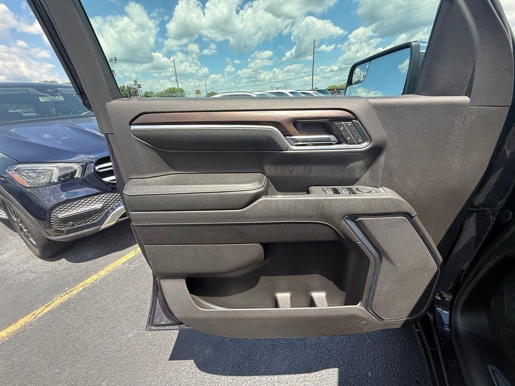 GMC Sierra 1500 SLT Crew Cab 2WD 2024